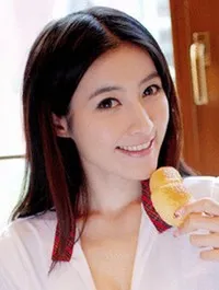 영화배우, 모델인 하정의 대표 이미지