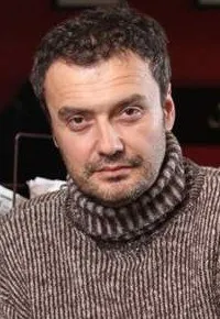 영화배우인 니콜라 리스타노브스키의 대표 이미지