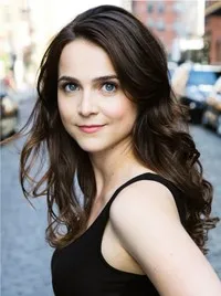 영화배우인 마야 카잔의 대표 이미지