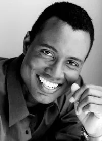 영화배우인 로웰 데오의 대표 이미지