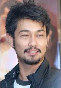 영화배우인 파리드 카밀의 대표 이미지
