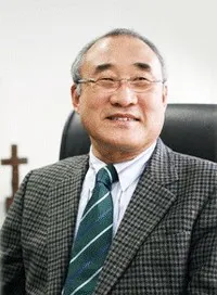 목사인 홍정길의 대표 이미지