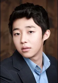 배우인 설동혁의 대표 이미지
