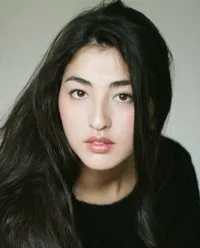 영화배우인 넬리 사이의 대표 이미지