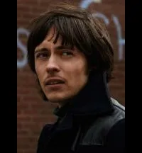 영화배우인 엘리엇 제임스 랭그리지의 대표 이미지