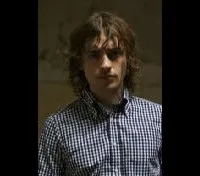 영화배우인 조시 화이트하우스의 대표 이미지