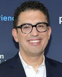 영화감독인 샘 에스마일의 대표 이미지