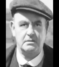 영화배우인 줄리언 미첼의 대표 이미지