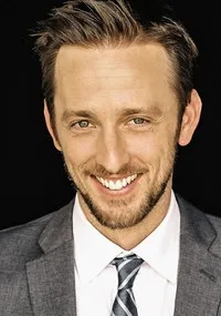 영화배우인 제프 로치의 대표 이미지