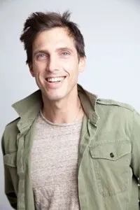 영화배우인 대니얼 아헌의 대표 이미지