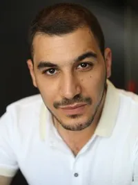 영화배우인 메디 드자디의 대표 이미지