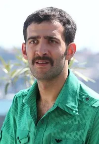 영화배우인 페리트 카야의 대표 이미지