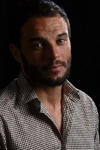 영화배우인 파코 만사네도의 대표 이미지