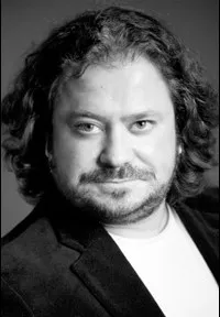 영화배우인 이스마엘 프리치의 대표 이미지