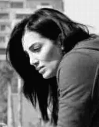 영화배우인 호우리아 파르갈리의 대표 이미지