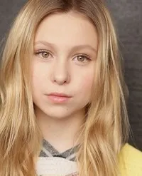 영화배우인 알렉산드라 피터스의 대표 이미지