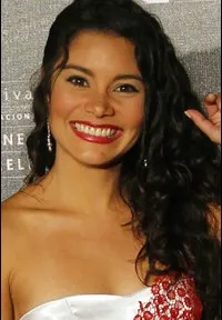 영화배우인 그레이시 메나의 대표 이미지