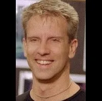 영화감독인 크리스 샌더스의 대표 이미지