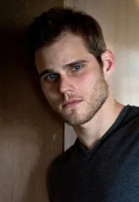 영화배우인 스티븐 서덜랜드의 대표 이미지