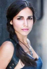 영화배우인 야스민 에이커의 대표 이미지