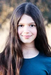 영화배우인 매케나 발라드의 대표 이미지