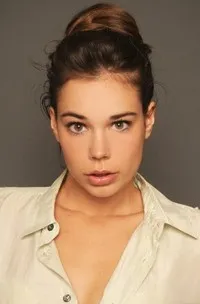 영화배우인 라이아 코스타의 대표 이미지