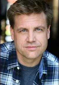 영화배우인 로버트 손의 대표 이미지