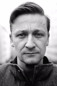 영화배우인 크리스토페르 굼메루스의 대표 이미지