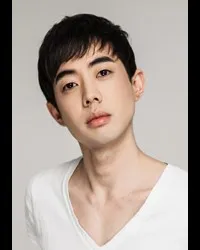영화배우, 연극연출가인 이강욱의 대표 이미지