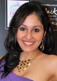 영화배우인 푸자 초프라의 대표 이미지