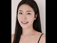 영화배우인 신윤주의 대표 이미지