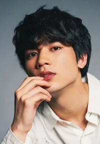 영화배우인 이타가키 미즈키의 대표 이미지