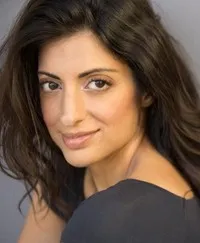 영화배우인 미라 로힛 쿰바니의 대표 이미지