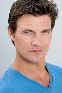 영화배우인 댄 호튼의 대표 이미지