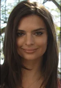 영화배우인 에밀리 라타이코프스키의 대표 이미지