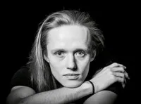 영화배우인 바르토시 비엘레니아의 대표 이미지