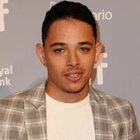 영화배우, 가수인 안토니 라모스의 대표 이미지