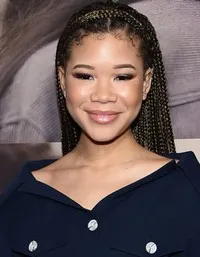 영화배우인 스톰 레이드의 대표 이미지