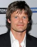 영화배우인 스티브 잔의 대표 이미지