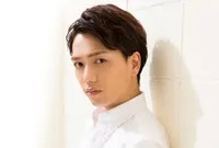 영화배우, 뮤지컬배우인 야마자키 이쿠사부로의 대표 이미지