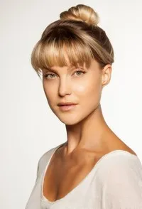 영화배우인 샬롯 엘렌 프라이스의 대표 이미지