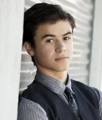 영화배우인 키안 존슨의 대표 이미지