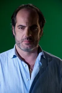 영화감독인 제라드 디펜설의 대표 이미지