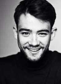 영화배우인 잭 맥멀런의 대표 이미지