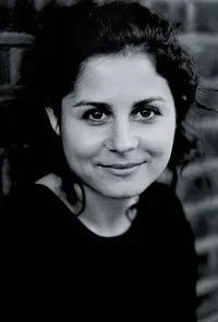 영화배우인 델라 사바의 대표 이미지