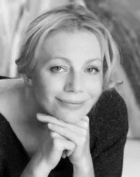 영화배우인 마야 바렐코브스카의 대표 이미지