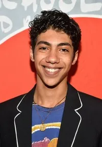 영화배우인 헌터 페이지-로처드의 대표 이미지