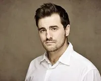 영화배우인 보르하 에스피노사의 대표 이미지