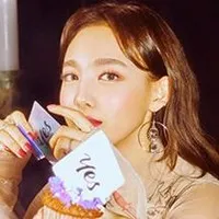 가수인 나연의 대표 이미지