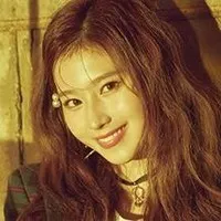 가수인 사나의 대표 이미지